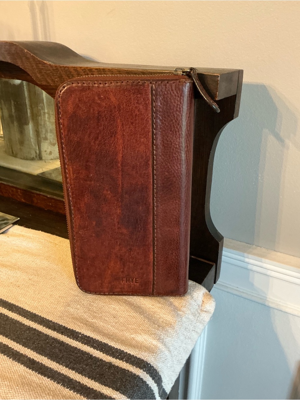 Rare Frye Logan Leather Large Travel Passport Wallet Cognac Brown Retail $198 - Picture 2 of 16